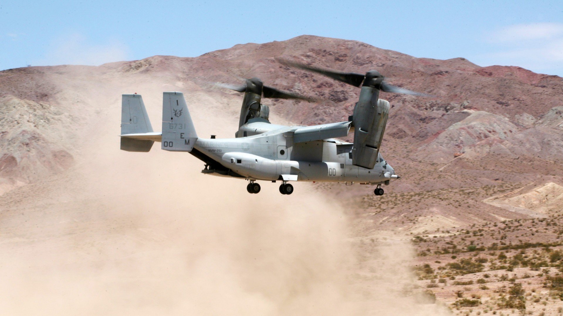 _无人机飞跃挑战：空中速度与技巧的竞技_，无人机穿越比赛