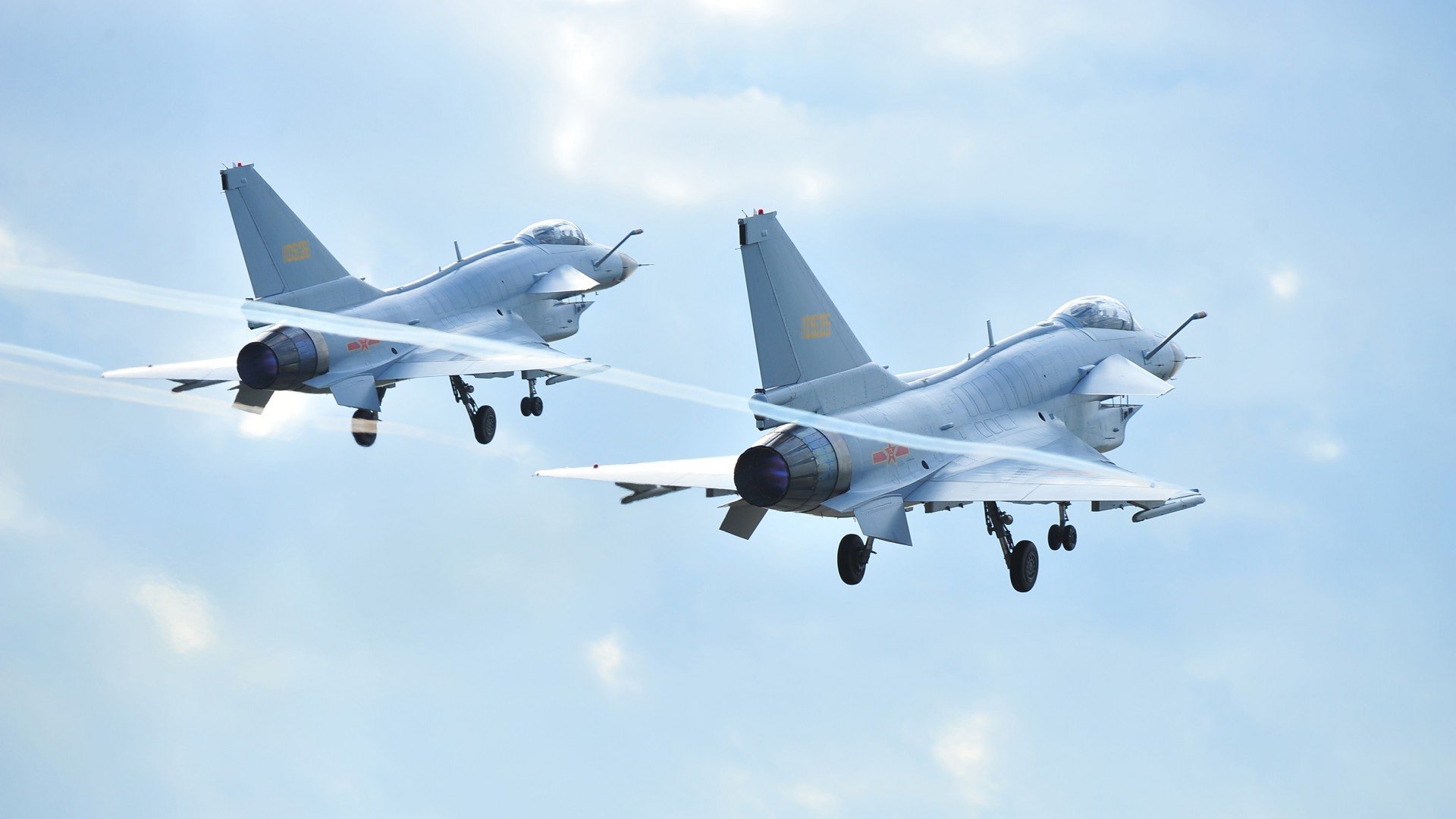 爱游戏app-切尔西团队配合默契，整体表现出色，切尔西合影